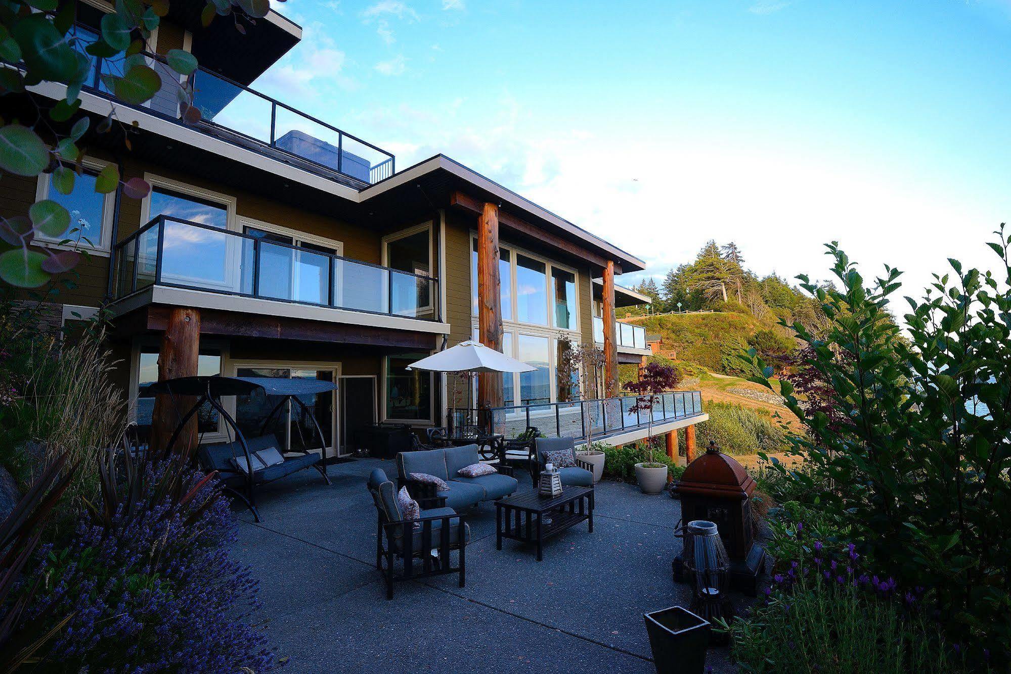 Points West Oceanfront Resort Sooke Εξωτερικό φωτογραφία